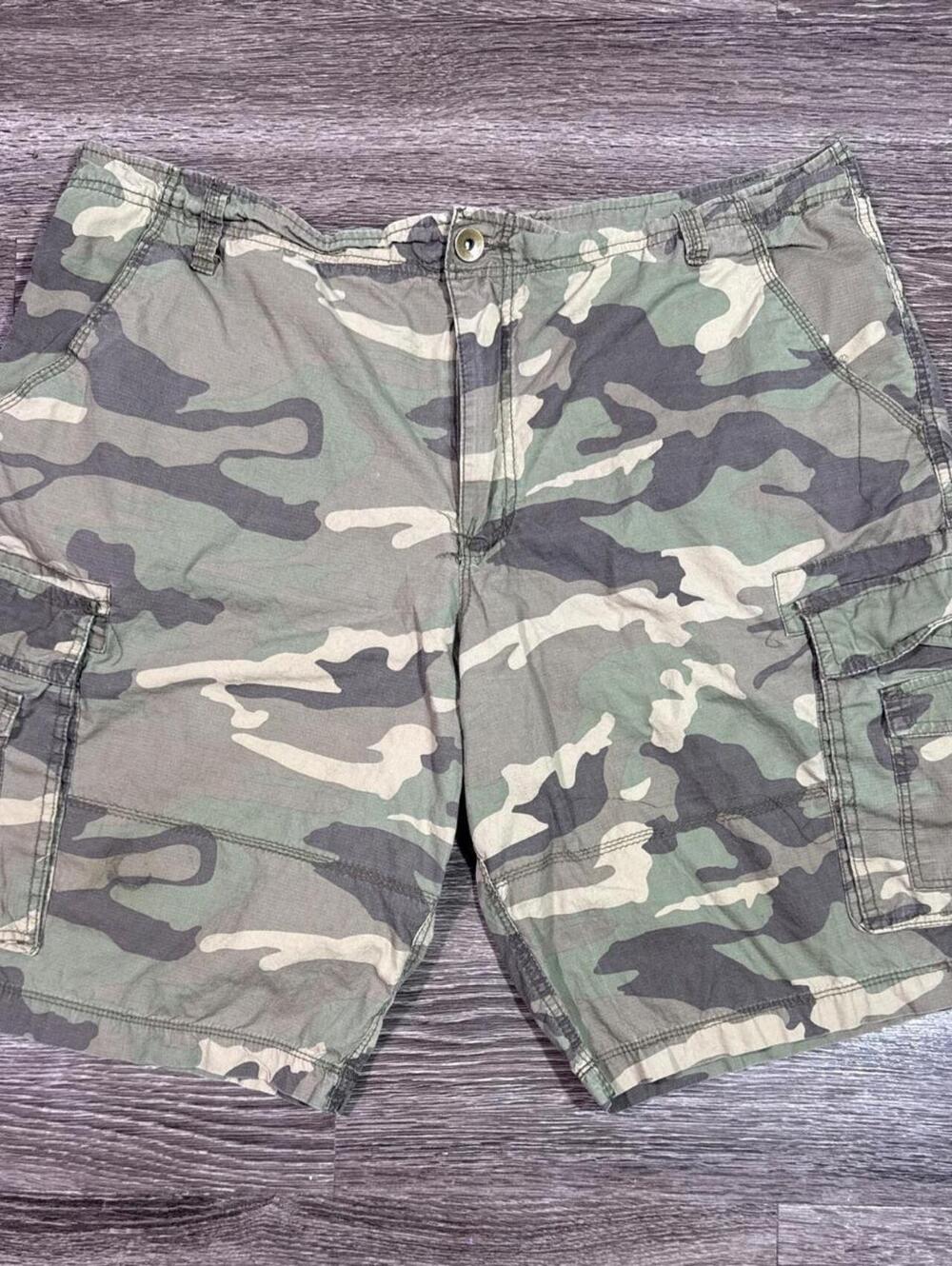 No Boundaries camo cargo shorts – Women's Used Clothing